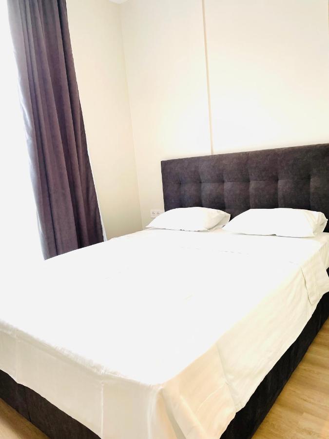 Mira Apart-Hotel Kiev Buitenkant foto